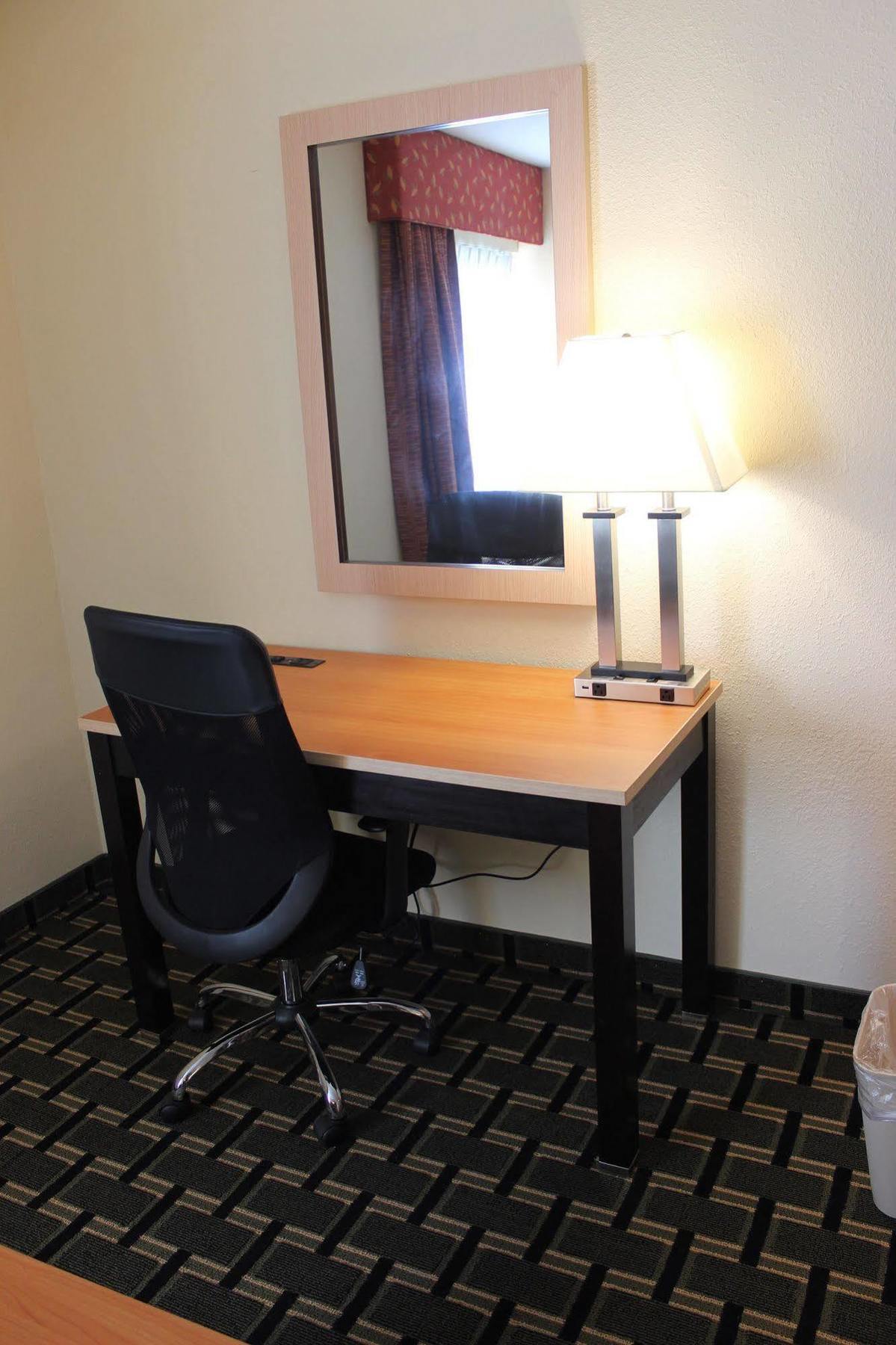 Baymont By Wyndham North Dartmouth Fall River מראה חיצוני תמונה