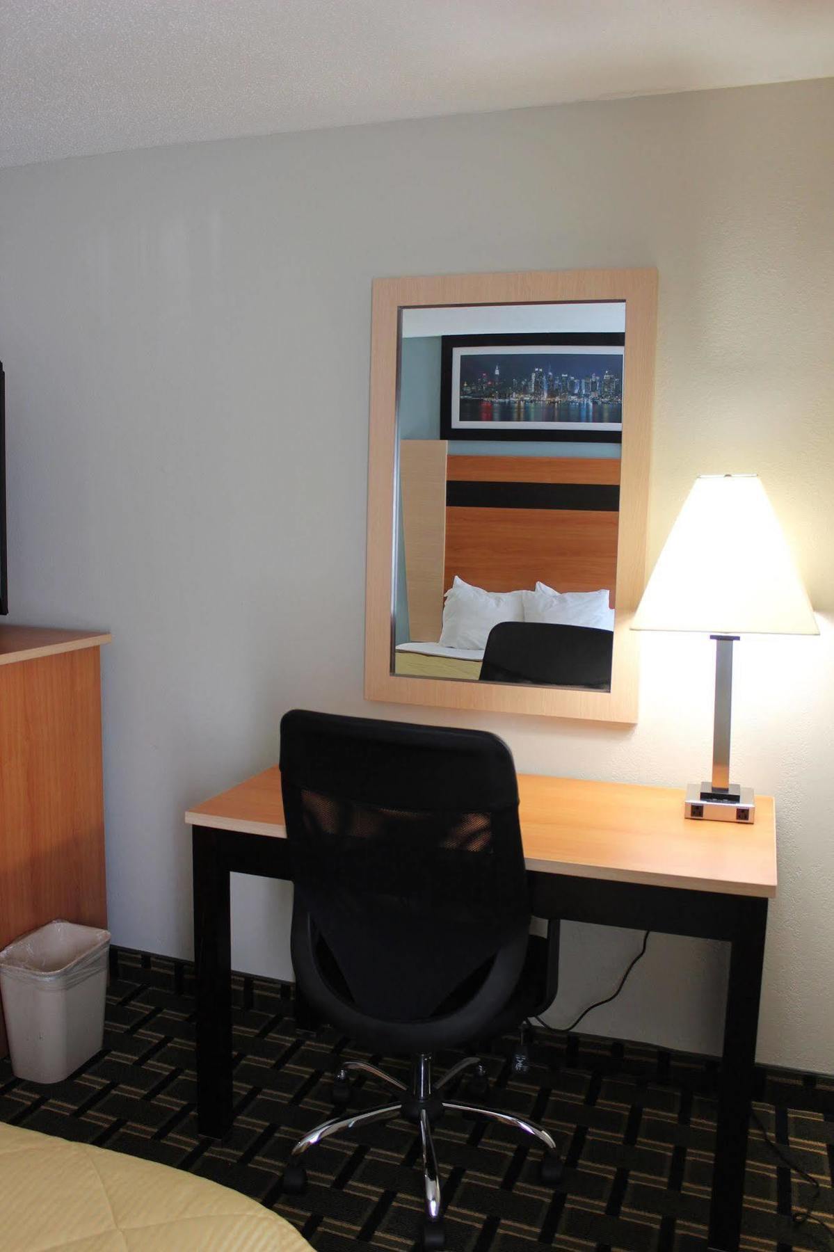Baymont By Wyndham North Dartmouth Fall River מראה חיצוני תמונה
